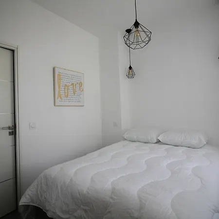 Apartment Booking- Pink Massena Zone Pietonne *
